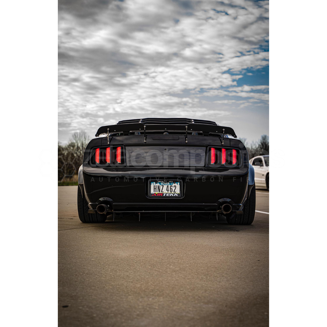 2005-2009 Mustang Carbon Fiber Smooth Decklid Panel