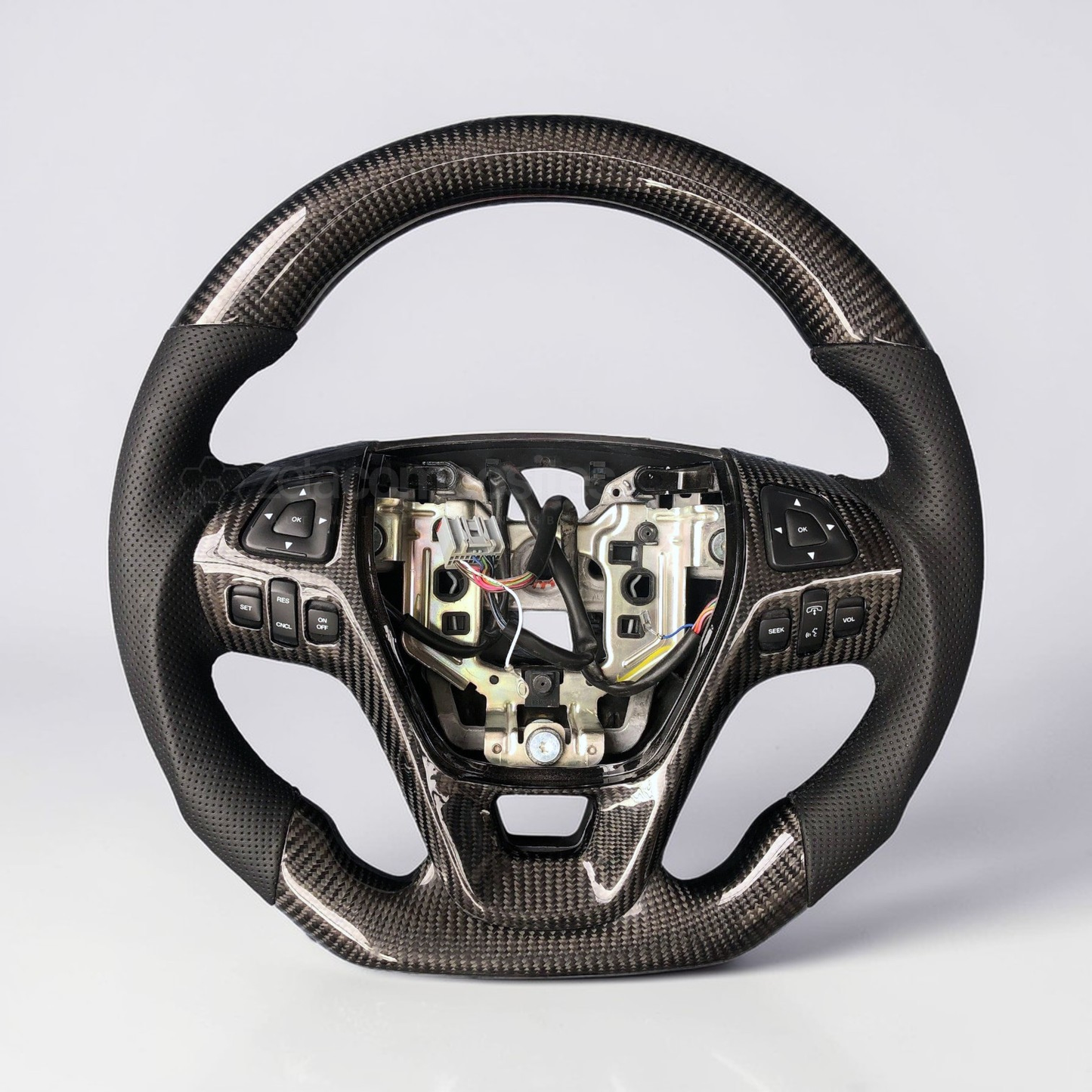(13'-19') Ford Taurus/Edge/Explorer Carbon Fiber Steering Wheel